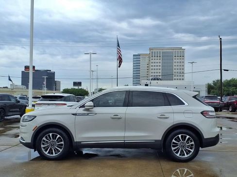 Used 2023 Lincoln Nautilus FWD w/ Premium Package image 24