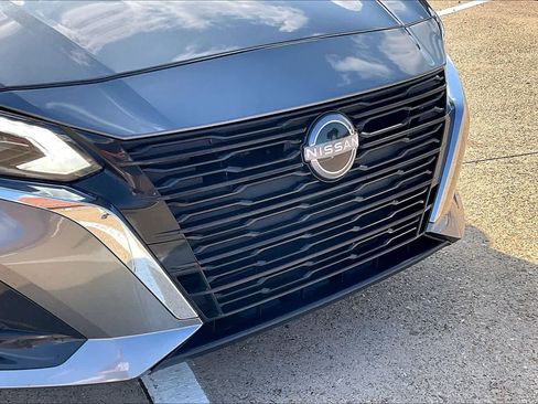Used 2025 Nissan Altima 2.5 SV FWD image 30
