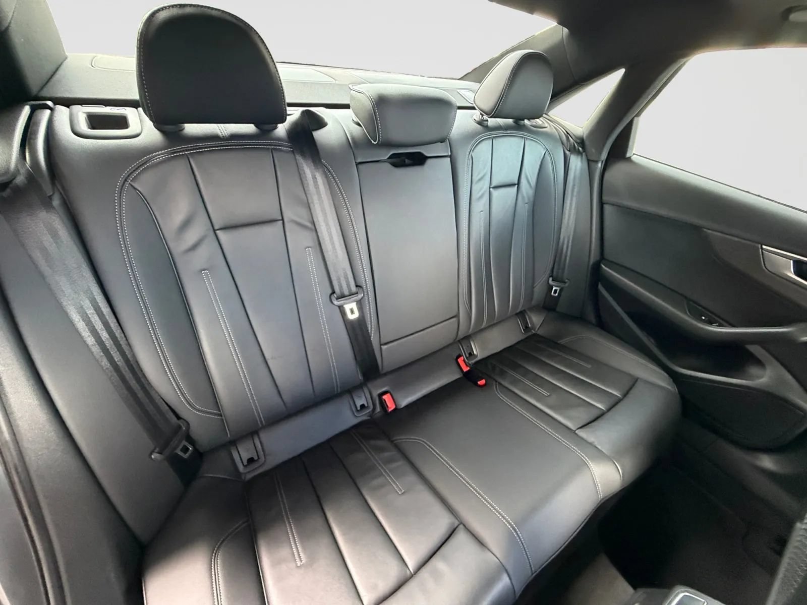 Used 2023 Audi A4 2.0T Premium w/ Convenience Package AWD/4WD image 18