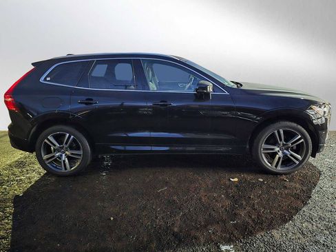 Certified 2021 Volvo XC60 T5 Momentum w/ Advanced Package image 2