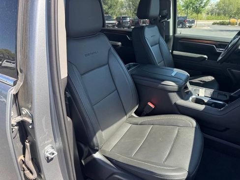 Used 2025 GMC Sierra 3500 Denali w/ Technology Package AWD/4WD image 16