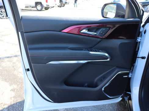 New 2026 Chevrolet Traverse RS w/ LPO, Floor Liner Package image 9