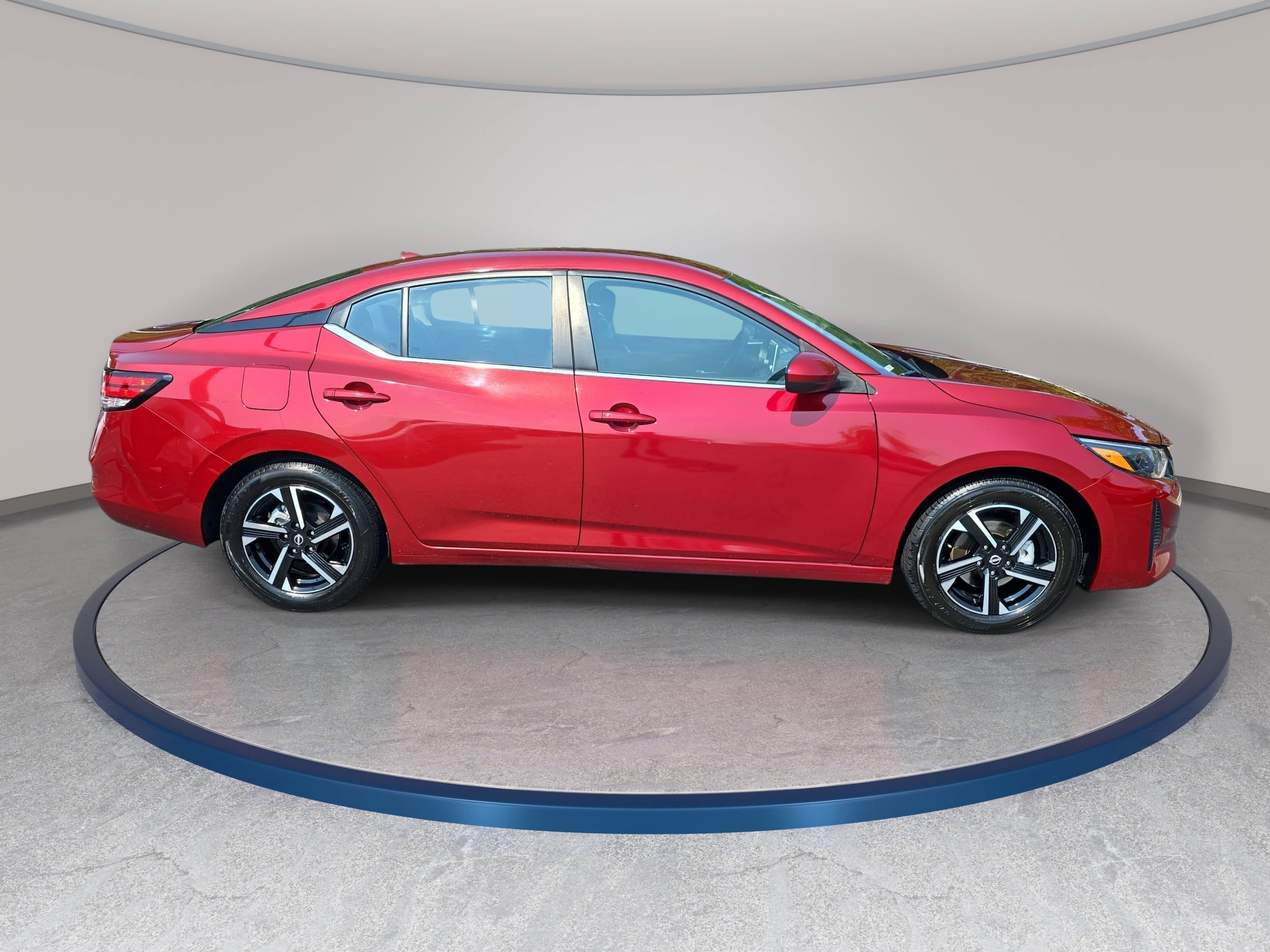 Used 2025 Nissan Sentra SV FWD image 4