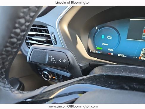 Used 2025 Ford Escape Platinum w/ Premium Technology Package image 21