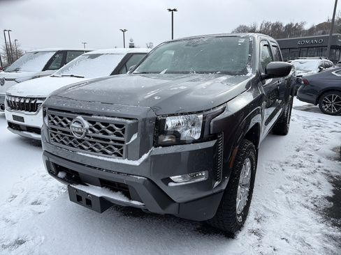 Used 2024 Nissan Frontier SV w/ SV Convenience Package image 4