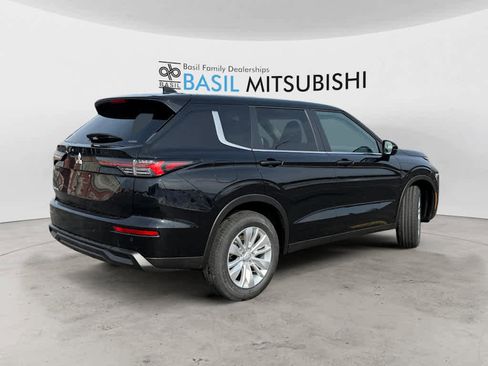 New 2026 Mitsubishi Outlander ES image 5