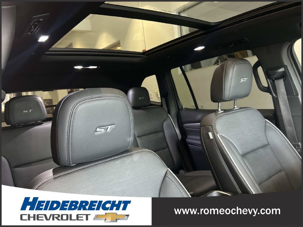 Used 2026 Buick Enclave Sport Touring w/ Power Package FWD image 40