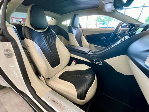 Used 2018 Aston Martin DB11 V12 image 31