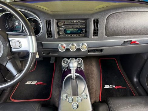 Used 2004 Chevrolet SSR w/ Preferred Equipment Group RWD image 19