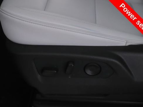 Used 2026 Chevrolet Suburban Premier w/ Sun And Tow Package AWD/4WD image 19