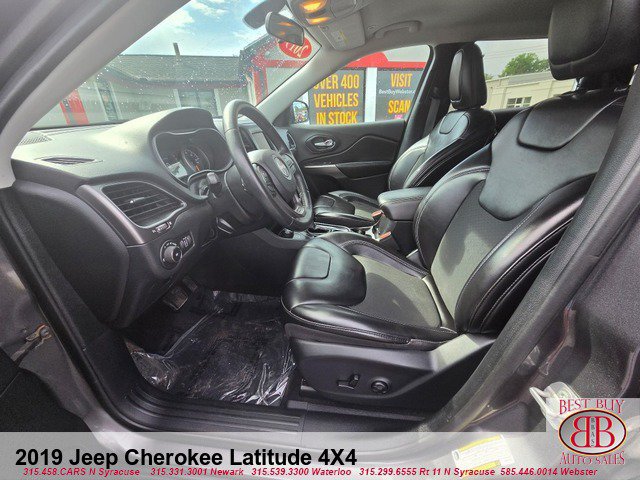 Used 2019 Jeep Cherokee Latitude Plus w/ Cold Weather Group AWD/4WD image 10