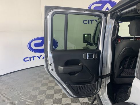 Used 2022 Jeep Wrangler Unlimited Rubicon w/ Xtreme Recon 35" Tire Package image 30