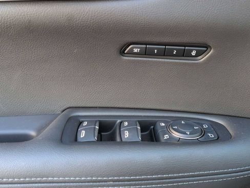 Used 2025 Cadillac XT6 Luxury image 11