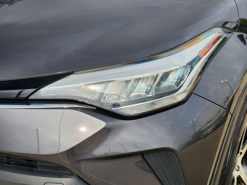 Used 2020 Toyota C-HR LE image 9