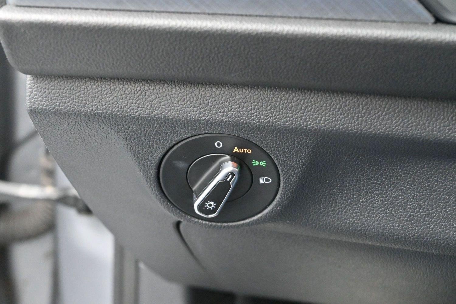 Used 2024 Volkswagen Jetta SE FWD image 28