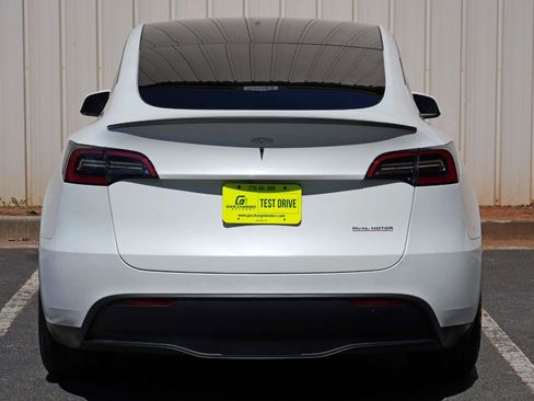 Used 2023 Tesla Model Y Performance AWD/4WD image 46