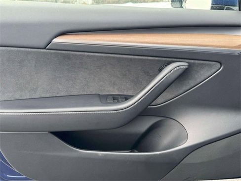 Used 2023 Tesla Model 3 Standard Range image 18