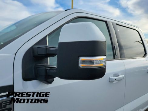 Used 2023 Ford F350 Lariat image 14