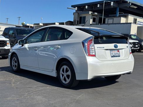 Used 2014 Toyota Prius Four FWD image 11