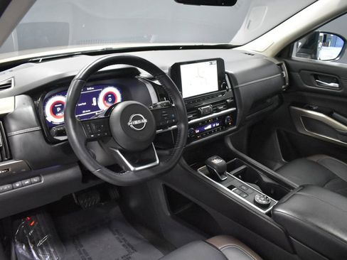 Certified 2023 Nissan Pathfinder Platinum AWD/4WD image 4