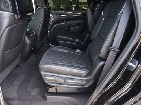 Used 2023 Cadillac Escalade Sport Platinum w/ LPO, ONYX Package AWD/4WD image 13