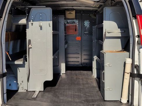 Used 2014 Chevrolet Express 2500 image 8