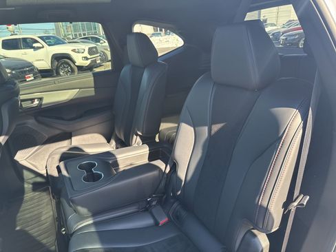 Used 2023 Acura MDX A-Spec image 12