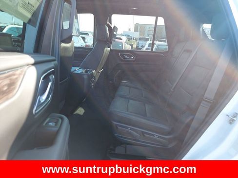 Used 2024 Chevrolet Tahoe Z71 w/ Luxury Package image 29