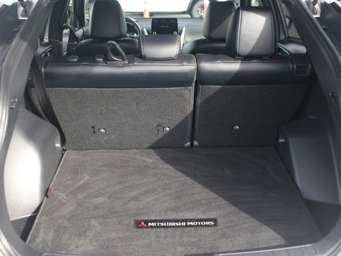 Used 2023 Mitsubishi Eclipse Cross SE image 11