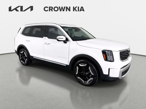 Certified 2023 Kia Telluride S w/ S Sunroof Package FWD image 3