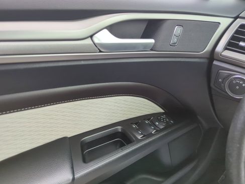 Used 2019 Ford Fusion SE w/ Equipment Group 151A image 32