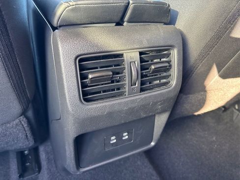 Certified 2025 Nissan Rogue SV image 30