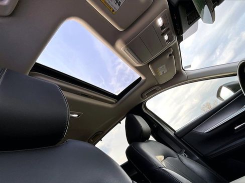 Used 2024 MAZDA CX-90 3.3 Turbo w/ Preferred Plus image 18