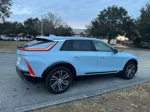 Used 2024 Cadillac Lyriq Luxury image 5