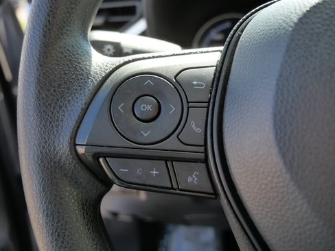 Certified 2025 Toyota RAV4 LE AWD/4WD image 28
