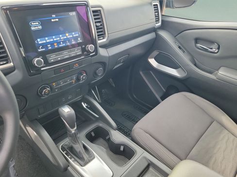 Used 2022 Nissan Frontier SV image 26