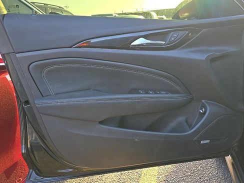 Used 2018 Buick Regal Essence w/ Driver Confidence Package #1 image 11