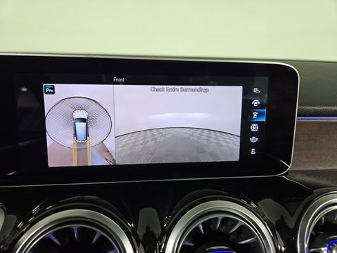 Certified 2021 Mercedes-Benz GLB 250 4MATIC image 25