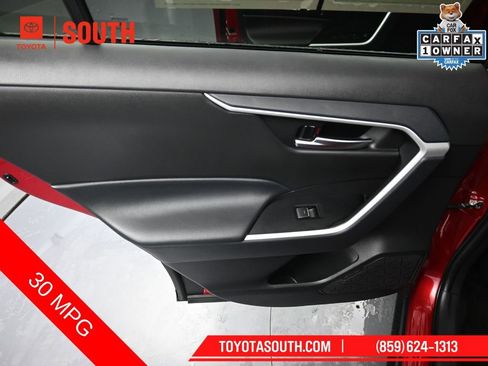 Used 2025 Toyota RAV4 XLE AWD/4WD image 25