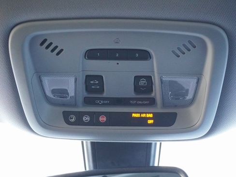 Used 2016 Chevrolet Malibu LT image 17