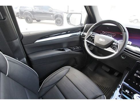 New 2026 Cadillac Escalade ESV Sport w/ Touring Package image 8