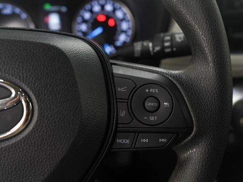 Used 2021 Toyota RAV4 XLE image 25