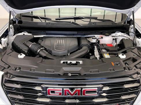 New 2026 GMC Acadia AT4 w/ Luxury Package AWD/4WD image 18