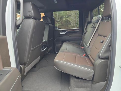 New 2026 GMC Sierra 2500 Denali w/ Denali Reserve Package image 9