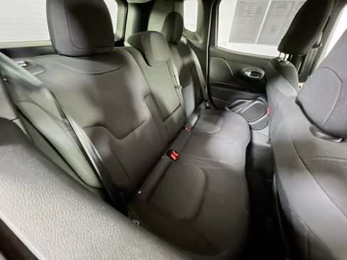 Used 2022 Jeep Renegade Trailhawk AWD/4WD image 26