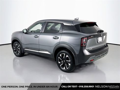 Certified 2025 Nissan Kicks SV image 7