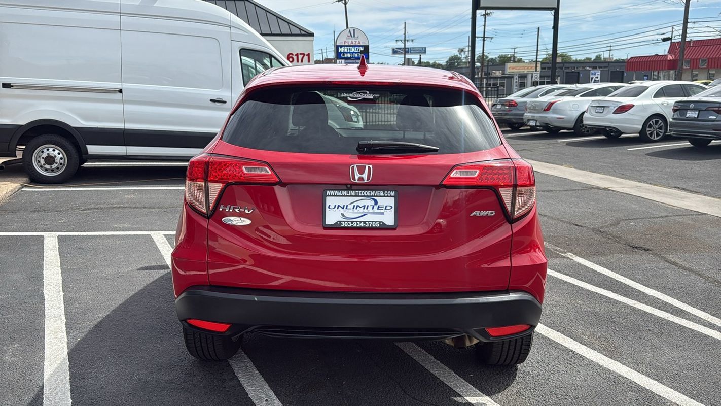 Used 2017 Honda HR-V EX image 4