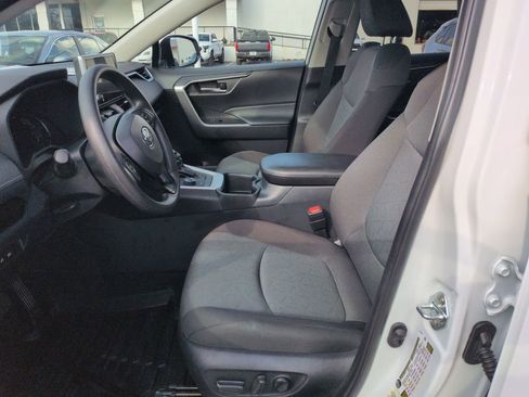 Certified 2025 Toyota RAV4 XLE AWD/4WD image 9