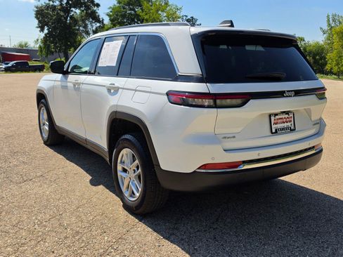 Used 2025 Jeep Grand Cherokee Laredo X AWD/4WD image 19