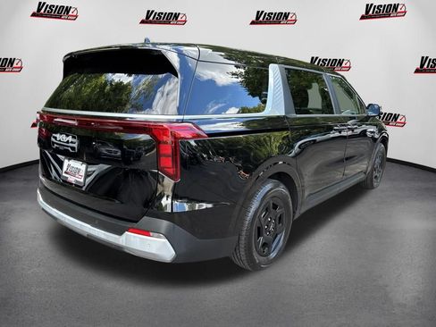 Used 2025 Kia Carnival FWD image 5